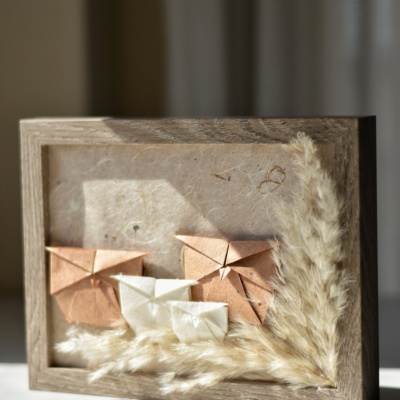 καδράκι οικογένειας με 4 origami κουκουβάγιες