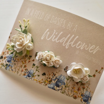 Σετ με 3 κλιπ μαλλιών σε λευκές αποχρώσεις