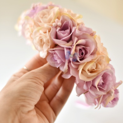 λιλά στέκα για τα μαλλιά με λουλούδια