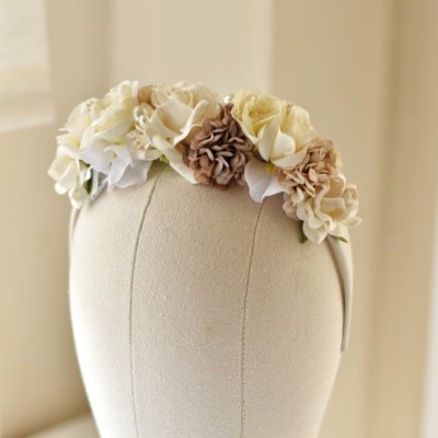 στέκα για τα μαλλιά σε ιβουάρ λευκές και μπεζ αποχρώσεις