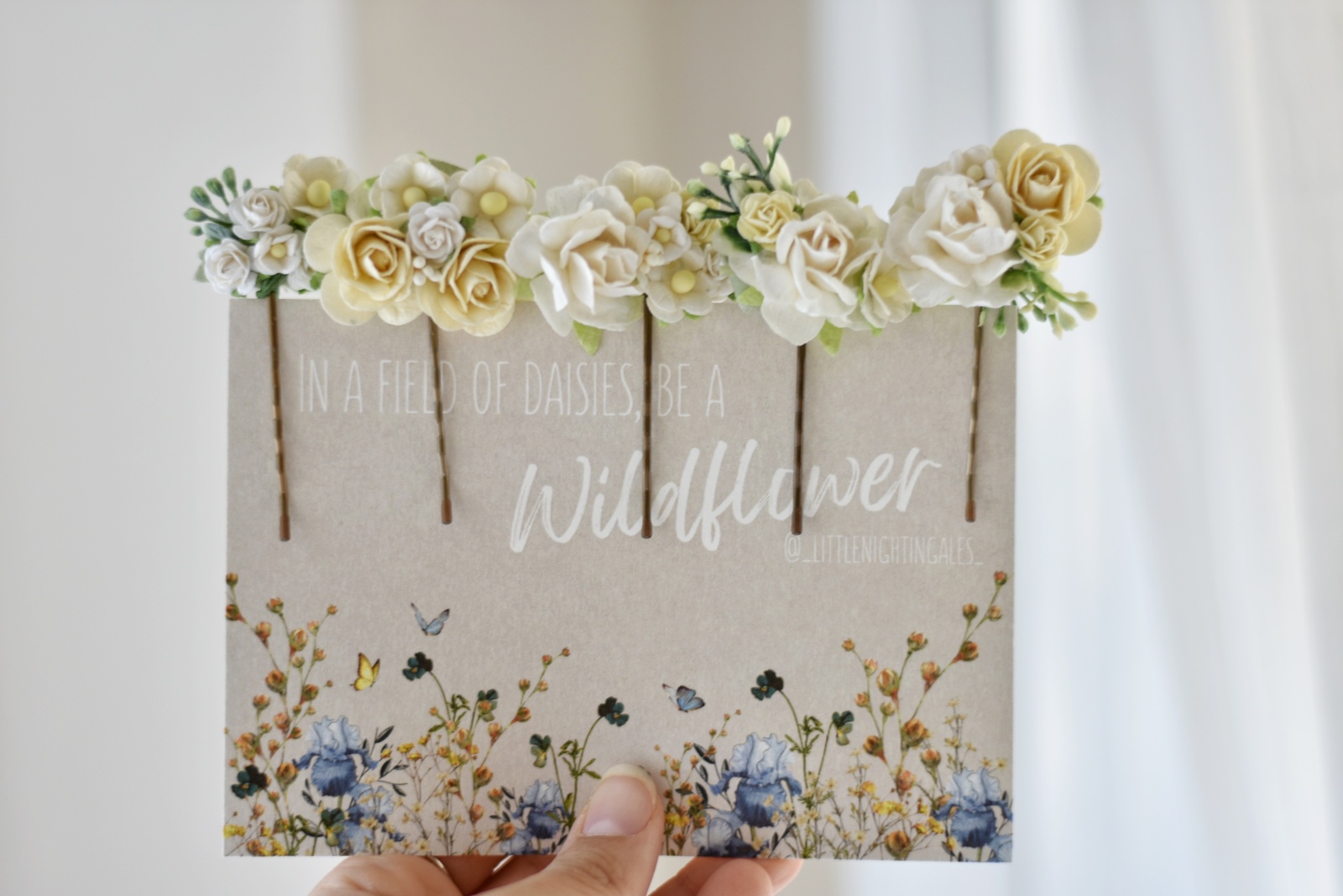 τσιμπιδάκια με λουλούδια σε λευκές και ιβουάρ αποχρώσεις - Image 3