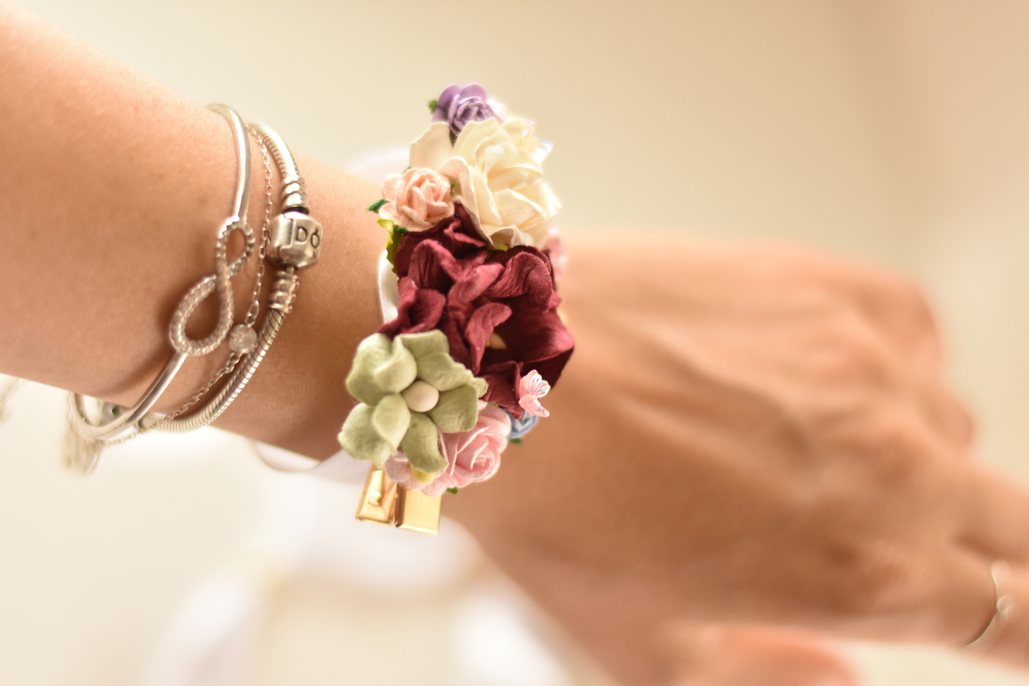 custom made flower corsage με τεχνητά άνθη - Image 14