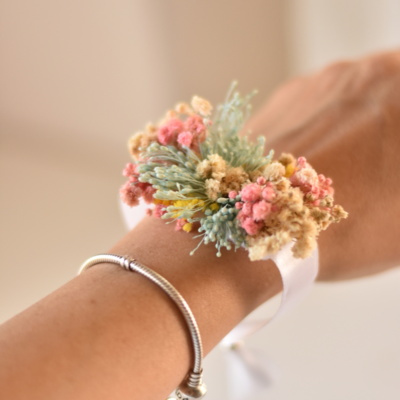 Custom Made Flower Corsage (με γυψοφύλλη)